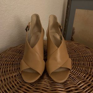 Nine West open toed chunky heel tan leather